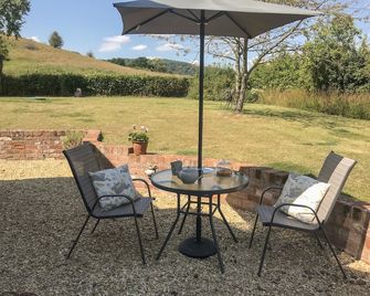 Ivy Cottage - Malvern - Patio