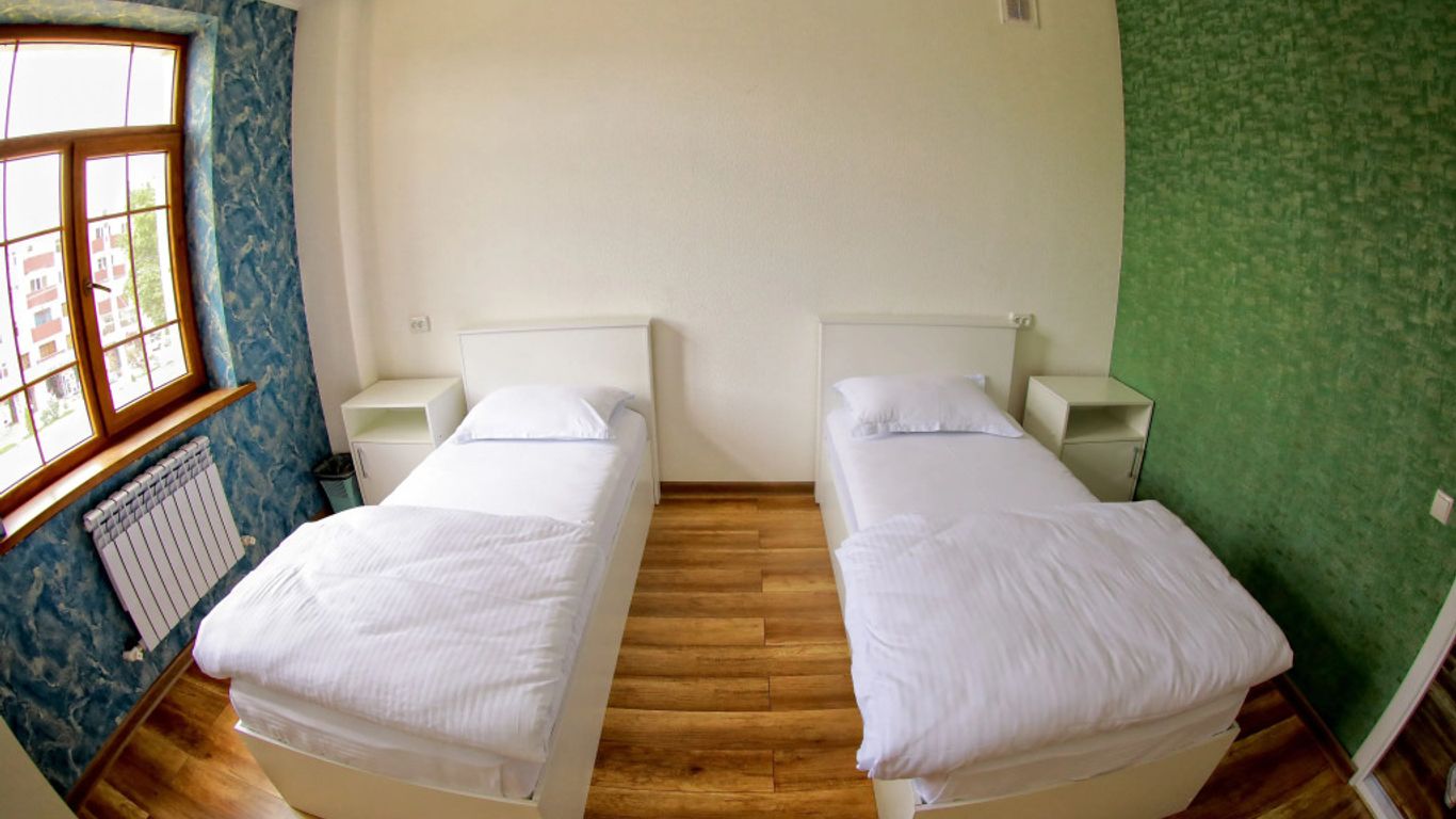 Manija Hostel