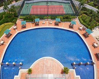 Village Residence Hougang by Far East Hospitality - Singapore - Bể bơi