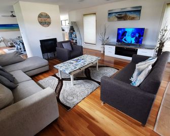 Paradise by the Bay - האסקיסון - סלון