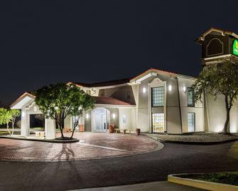 La Quinta Inn by Wyndham San Antonio Lackland - San Antonio - Byggnad