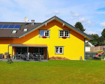 Ferienhaus Große Weite Welt mit 8 Schlafzimmern - Nümbrecht - Bâtiment
