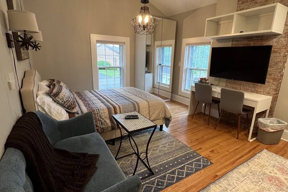 #9 Beautiful studio, full kitchen near 590/490 - بنفيلد - غرفة معيشة