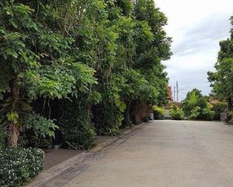 Deluxe Resort - Phitsanulok - Vista del exterior