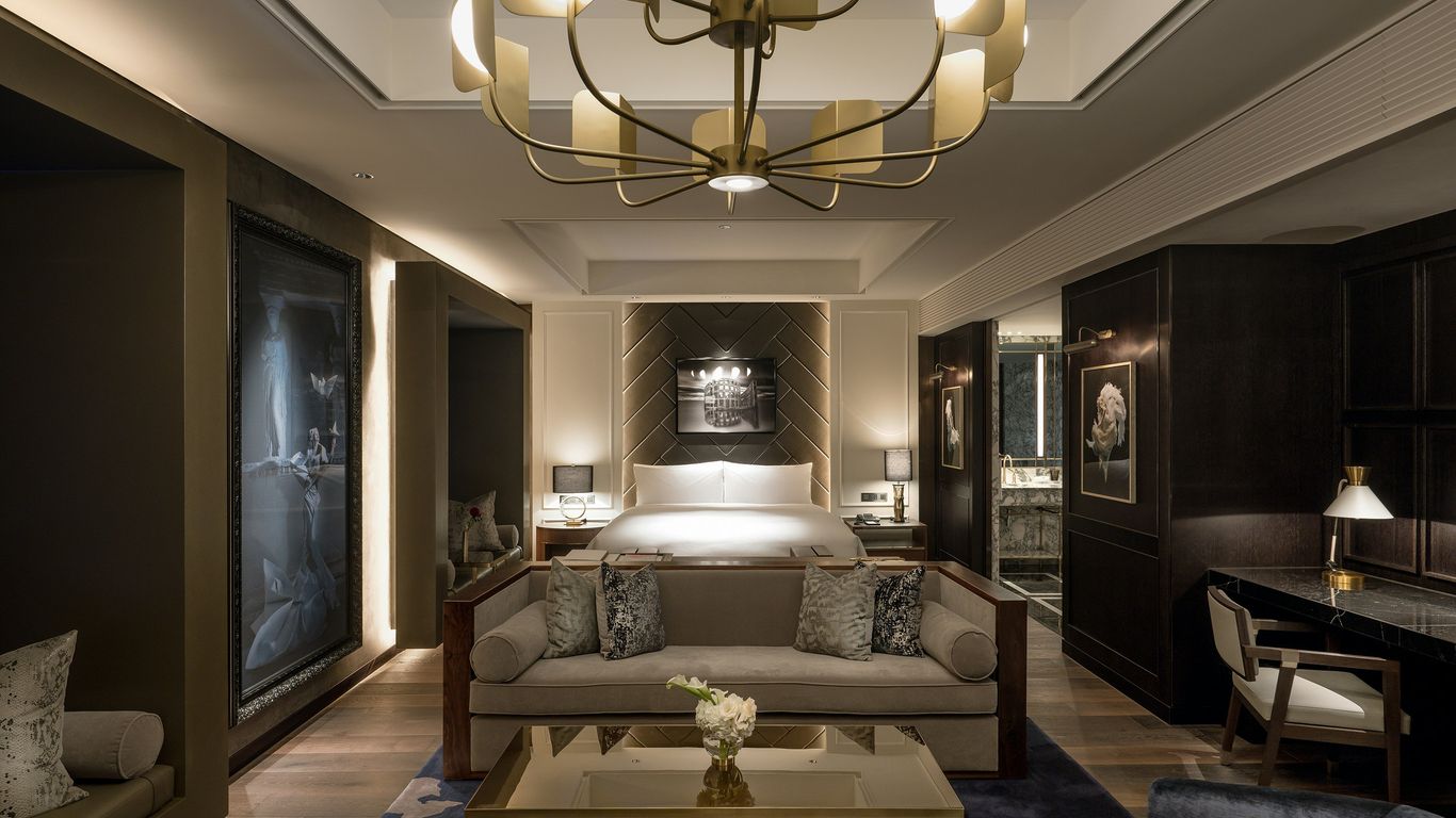 Paradise City, Art Paradiso