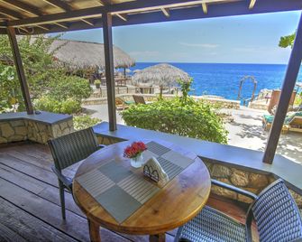 Catcha Falling Star - Negril - Balcón