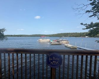 Raven View by Sackett Lake - Monticello