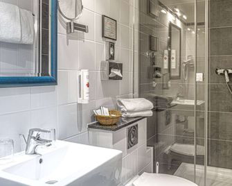 Ramada by Wyndham Frankfurt Central Station - Frankfurt - Kylpyhuone
