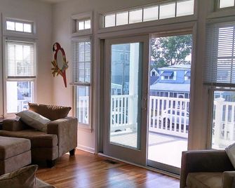 Seaside Heights-Family Friendly Lower Unit 3 bed rms 2 baths Sleeps 6. - Seaside Heights - Wohnzimmer