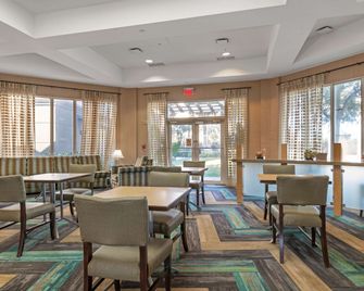 La Quinta Inn & Suites by Wyndham Ft. Lauderdale Airport - הוליווד - טרקלין