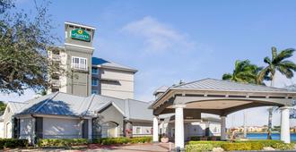 La Quinta Inn & Suites by Wyndham Ft. Lauderdale Airport - Hollywood