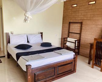 Viewfront Ella - Ella - Bedroom