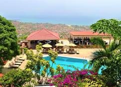 The Country Lodge Complex - Freetown - Zwembad