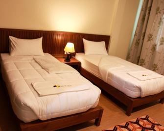 The Win Hotel - Bang Saphan - Bedroom