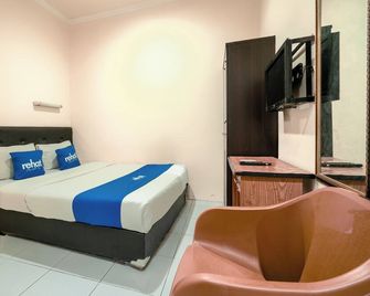 Rehat at Wahidin Guest House - Cirebon