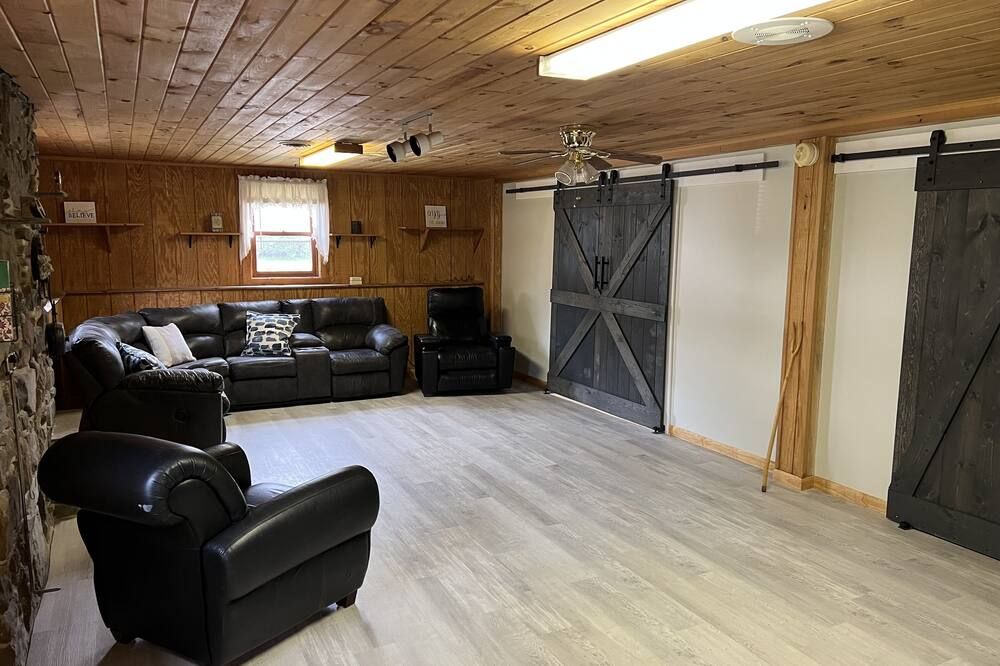 Wellsboro Rail Trail 1 - Wellsboro - Living room