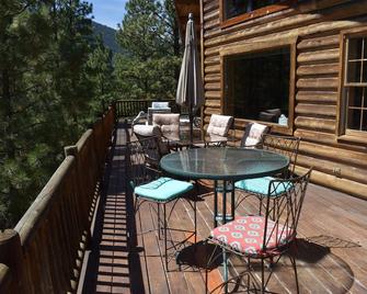 Large log house - private, comfortable and relaxing - Darby - Balcony