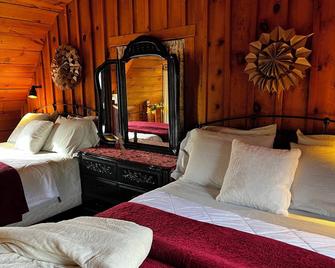 Heritage hideaway-Secluded Log Cabin - Chatfield - Habitación