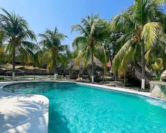 Santorini Village Hotel Boutique - La Libertad - Bazén