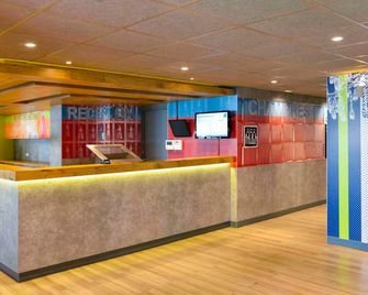 Ibis Budget Bordeaux Le Lac - Burdeos - Edificio