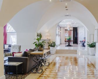 The Arkin Colony Hotel - Kyrenia - Salónek