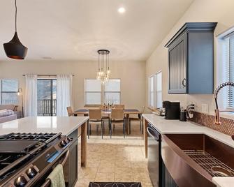 Fun Views, Full Kitchen, Near Shopping& Dining - Jerome - Kitchen