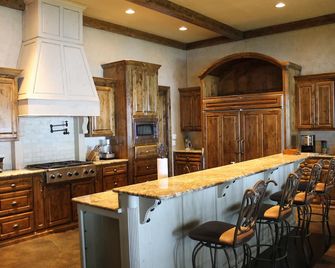 Gorgeous Luxury Waterfront Lakehouse - Mabank - Kitchen