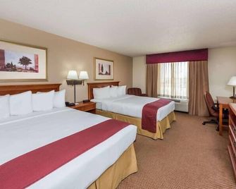 Seasons Inn & Suites Highland - Highland - Bedroom