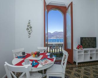Residenza Gardenia Lake View Luino Center - Luino - Essbereich
