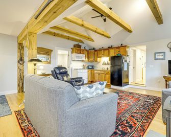 New London Cottage With Grill, Lake And - New London