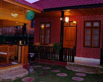 Palace Nyaung Shwe Guest House - Nyaungshwe - Restaurant