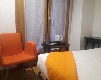 Pensión Sarasate - Pamplona - Bedroom
