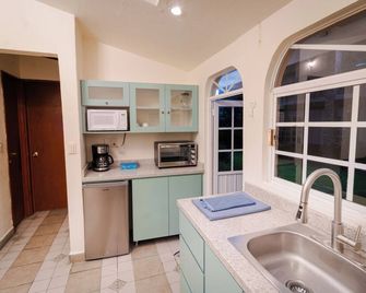 Beautiful little house El Refugio in Mi Querido Santiago, near downtown Puebla. - Puebla City