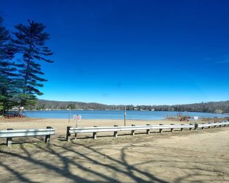 Great Cozy Cabin, in Lake Community, Private Beach,State land,Trails,Fishing,Orv - Harrison - Beach