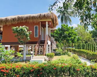 Horizon Beach Resort Koh Jum - Koh Jum - Building