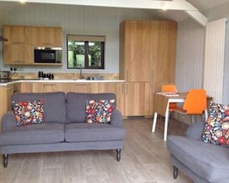 High quality accommodation for couples in semi rural setting - Cheddar - Sala de estar