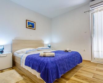 Apartments Franicevic - Sucuraj - Bedroom