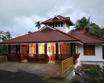 Zicilys Garden Home Stay And Service Villa Is A New Hospitality In Wayanad - Tariyode - Edificio