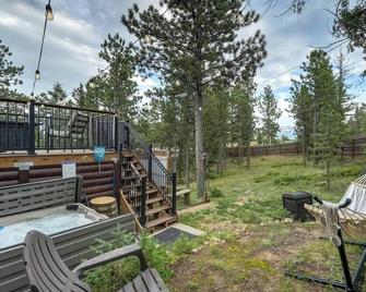 Come to the Hideout Hot Tub Fire Pits & Views - Woodland Park - Patio