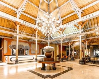 Bali Garden Beach Resort - קוטה - לובי