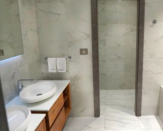 Aniroc Signature Hotel - Arad - Łazienka