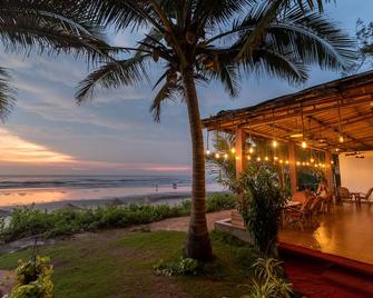 Amadi Beach Front Resort - Mandrem - Edificio