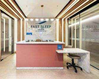 Fast Sleep Suites by Slaviero Hotéis dentro do Aeroporto Guarulhos Terminal 2, desembarque Oeste - Guarulhos - Reception