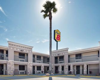 Super 8 Mcallen/Downtown - McAllen - Edificio