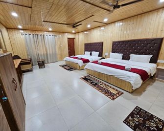 Hotel Saidham Joshimath - Joshīmath - Living room