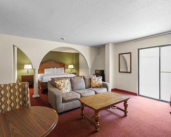 Marina Inn & Suites Chalmette-New Orleans - Chalmette - Sala de estar