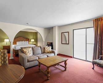 Marina Inn & Suites Chalmette-New Orleans - Chalmette - Sala de estar