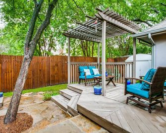 Charming One Story Home In The Heart Of Grapevine! - Grapevine - Patio