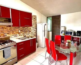 Loft Art & Design, 2 Jacuzzis Privados, Alberca, Terraza Y Asador! - Cuernavaca - Kitchen