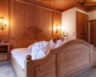 Hotel Magdalena Mayrhofen - Mayrhofen - Yatak Odası